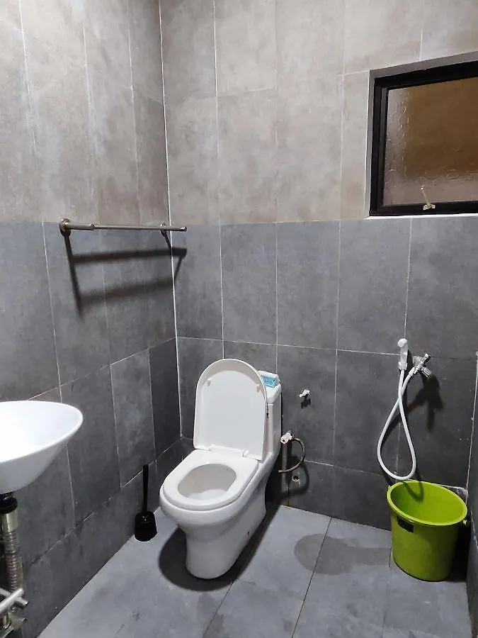 Aydan Homestay, Utm, Taman Sri Pulai, Skudai ジョホールバル